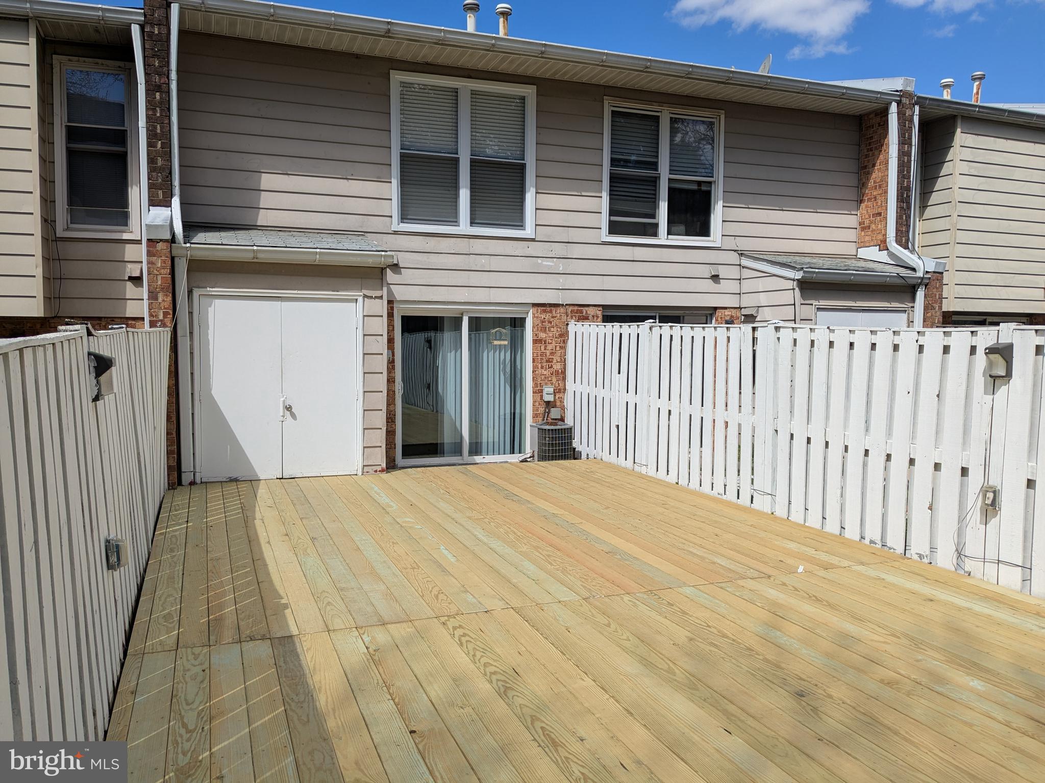 REFLECTION LAKE - Residential Lease