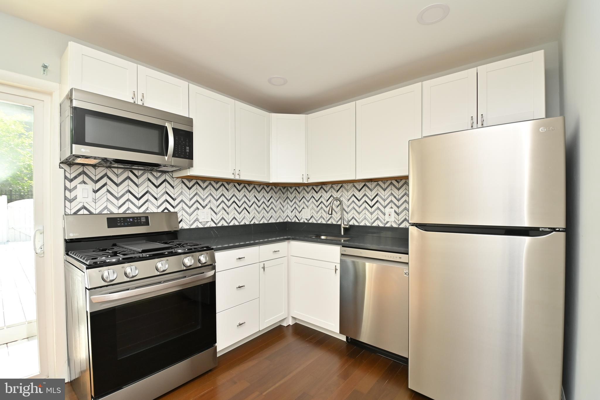 REFLECTION LAKE - Residential Lease