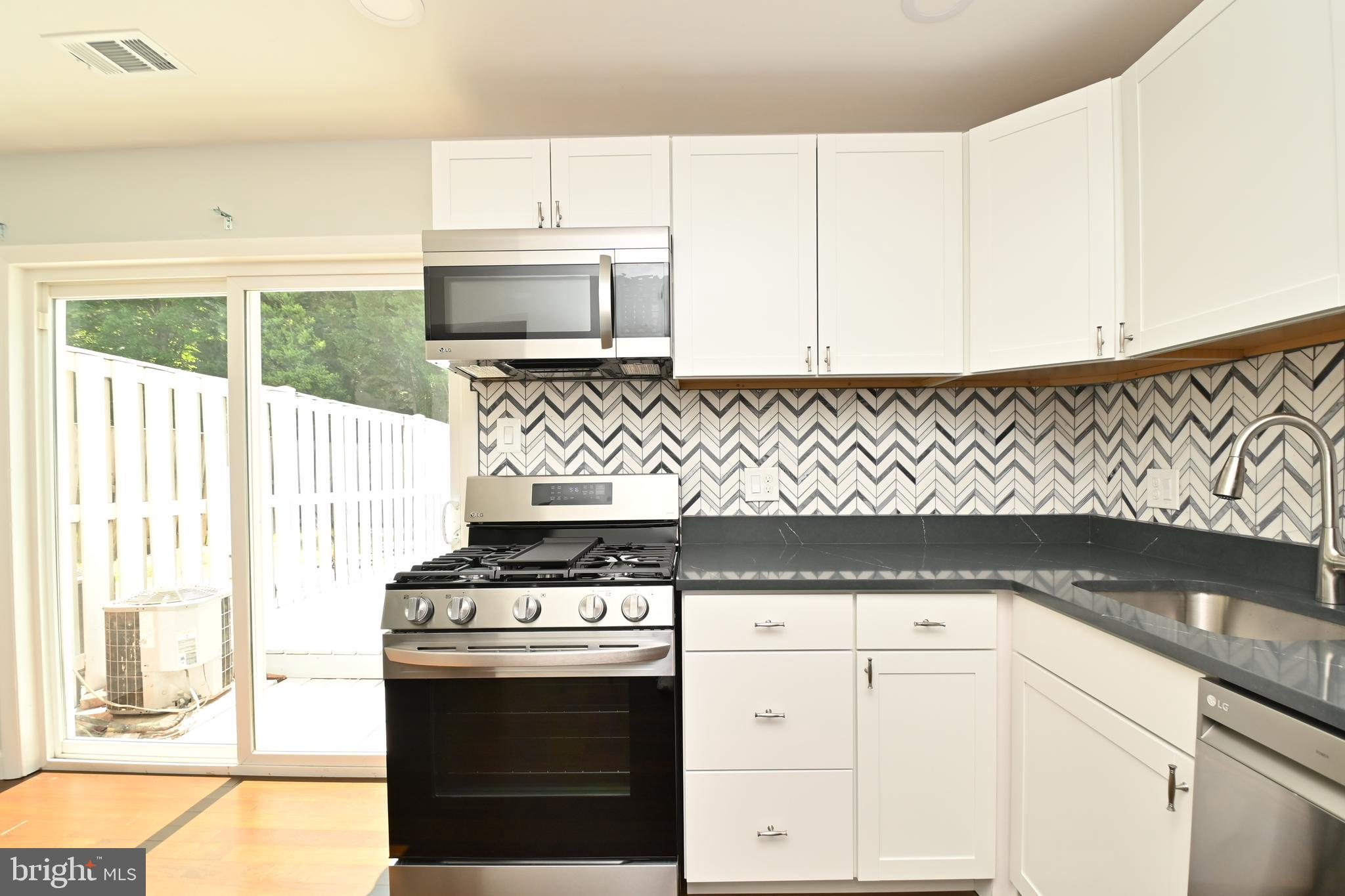 REFLECTION LAKE - Residential Lease