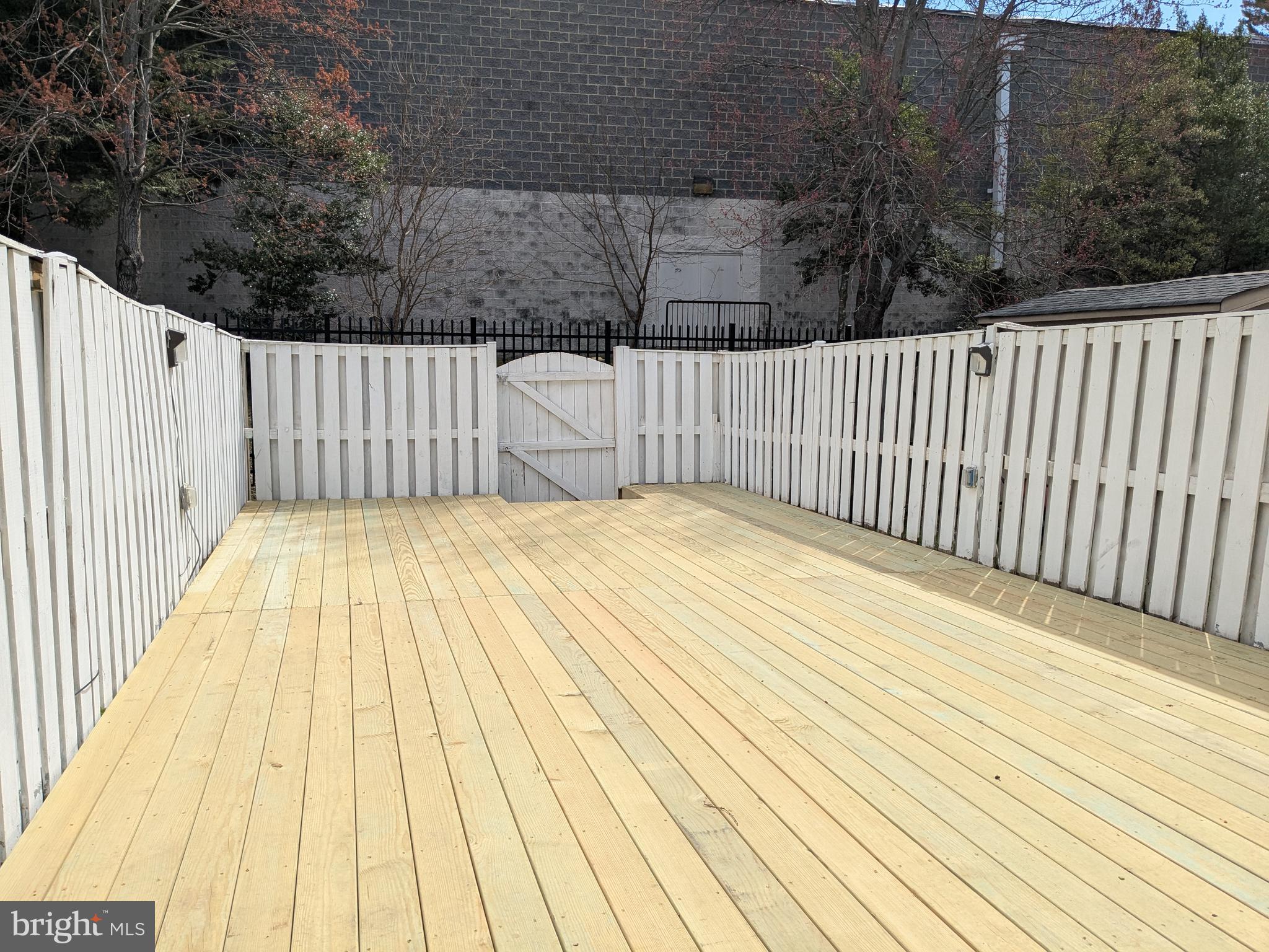 REFLECTION LAKE - Residential Lease