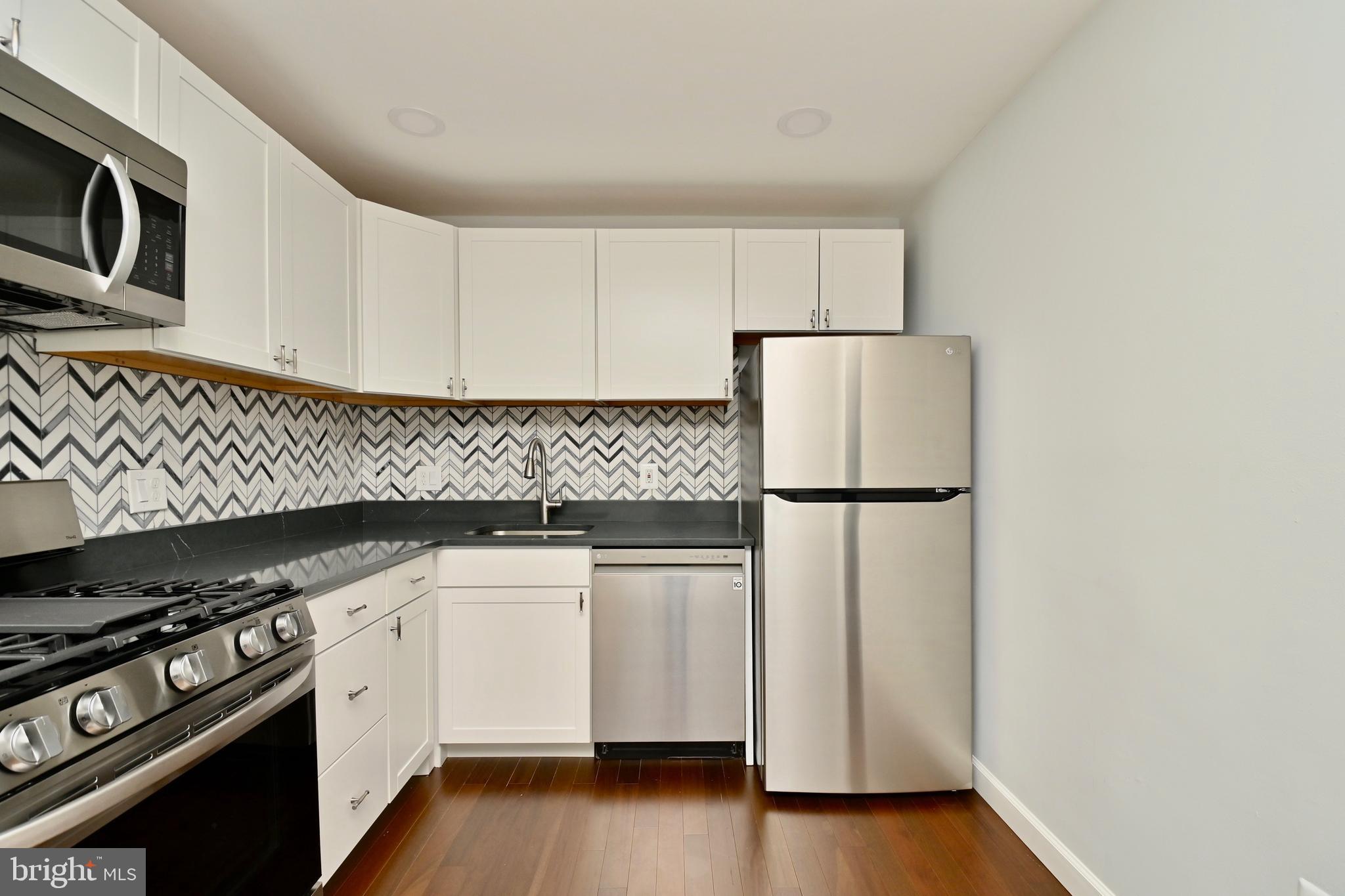 REFLECTION LAKE - Residential Lease