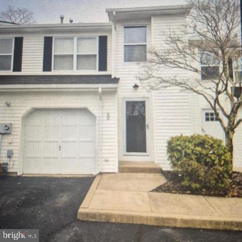 Townhouse For Sale - 17 Vincent Court<br/> TUCKERTON, NJ 08087