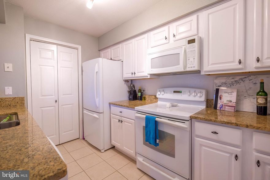 Amazing 2nd level 1 bd condo for rent in Gated Community in Alexandria near 395 and King St. Minutes to Amazon HQ2 and Pentagon. Covered Parking spot! Community Shuttle to metro. Very nicely updated kitchen and LARGE balconey, with Washer/Dryer in your home! Pets will be considered. Available for immediate move-in. Credit above 630, annual income should exceed 64,000, no evictions, foreclosures, bankruptcies in prior 7 years, no outstanding collections. Pets considered on a case by case basis with deposit and additional rent.