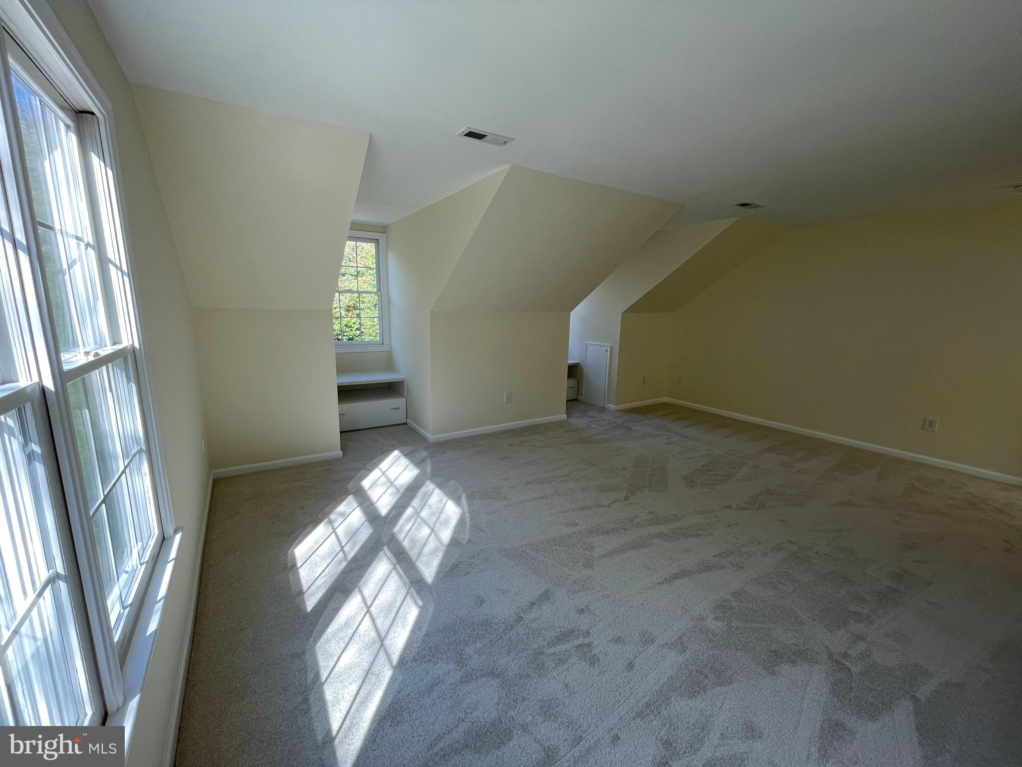 FALLS FARM - Residential