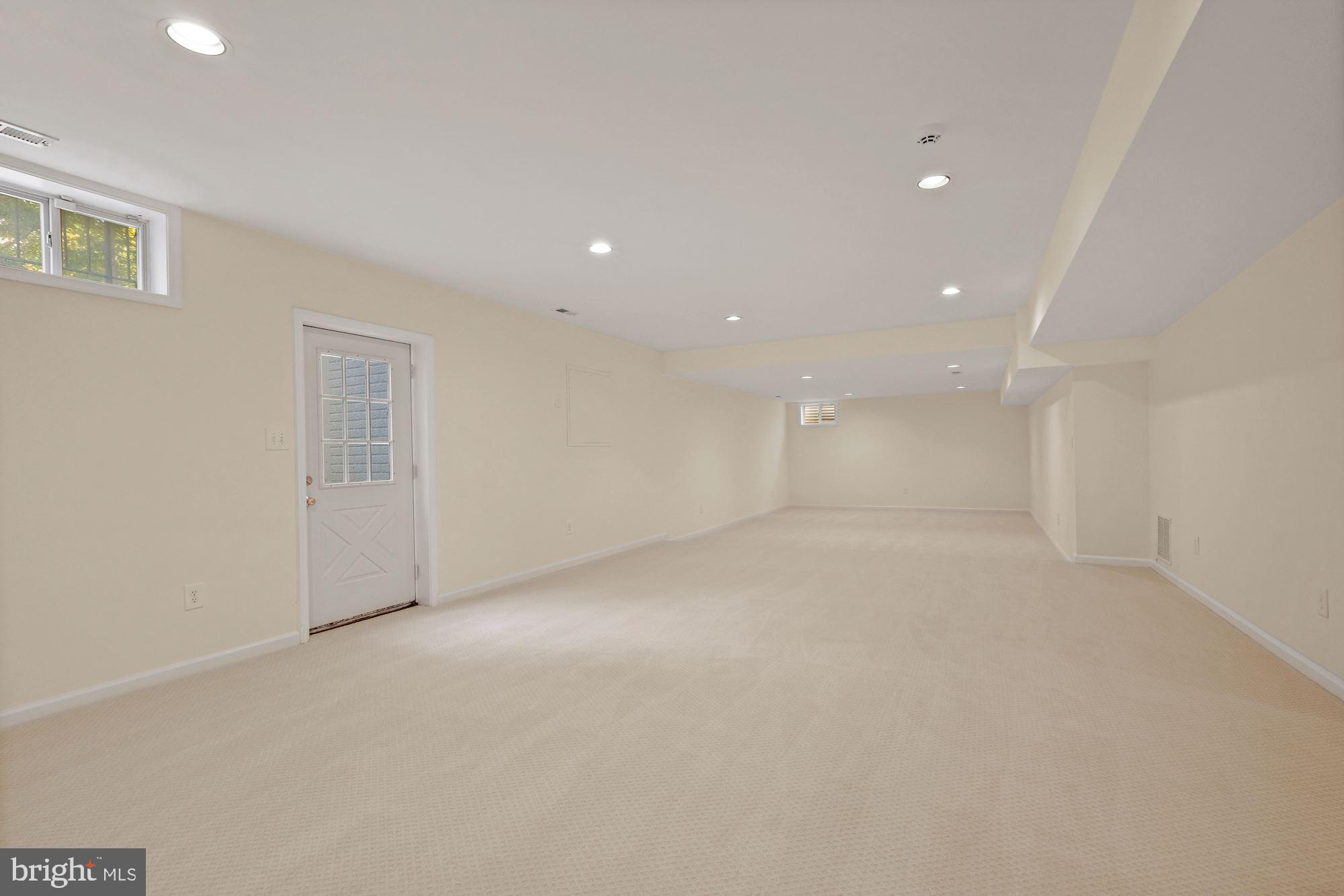 FALLS FARM - Residential