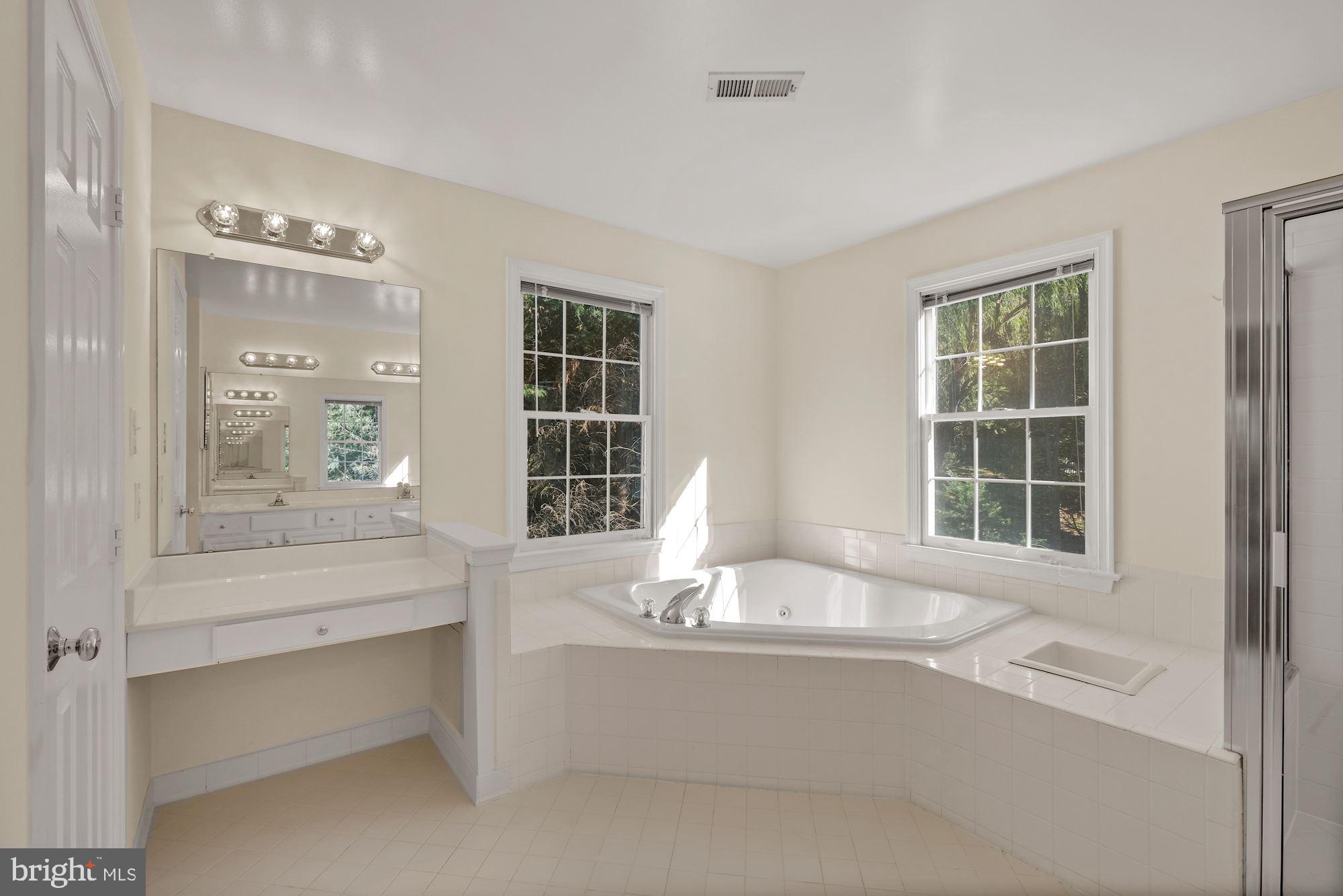 FALLS FARM - Residential