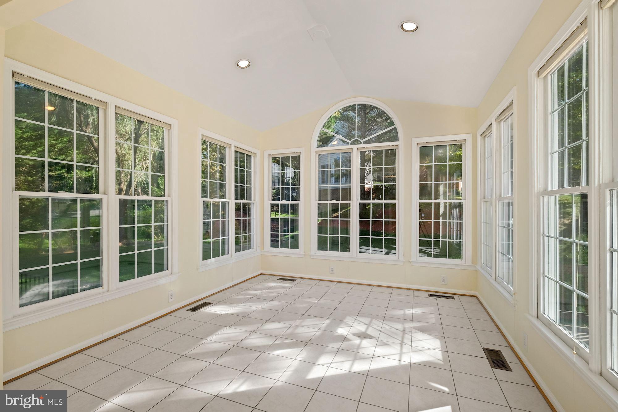 FALLS FARM - Residential