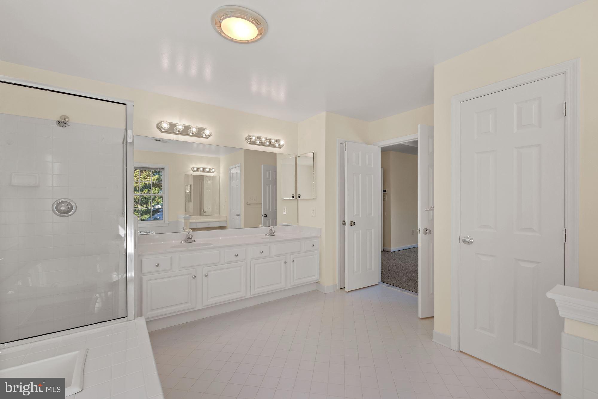 FALLS FARM - Residential