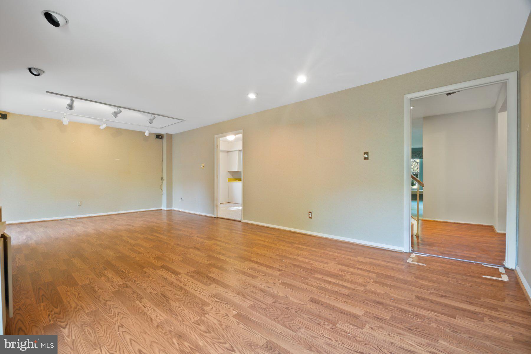 REISTERSTOWN - Residential