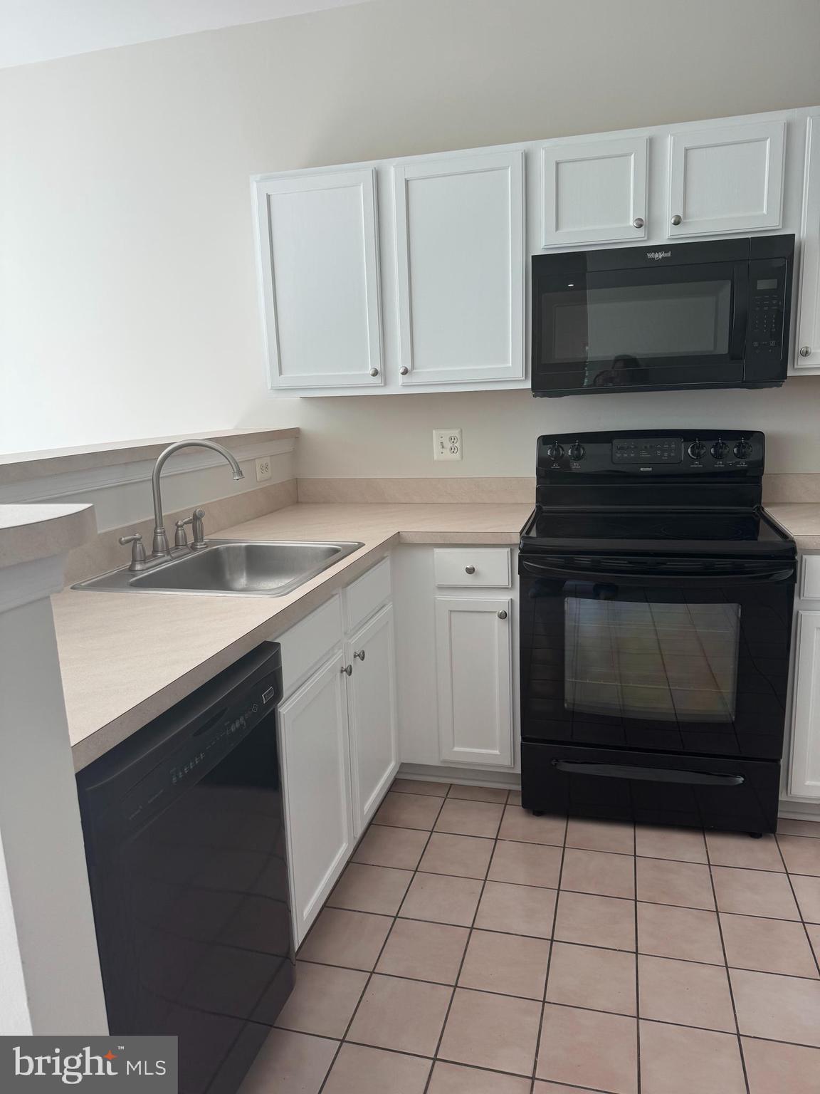 SCOTT'S CROSSING CONDO - Residential Lease