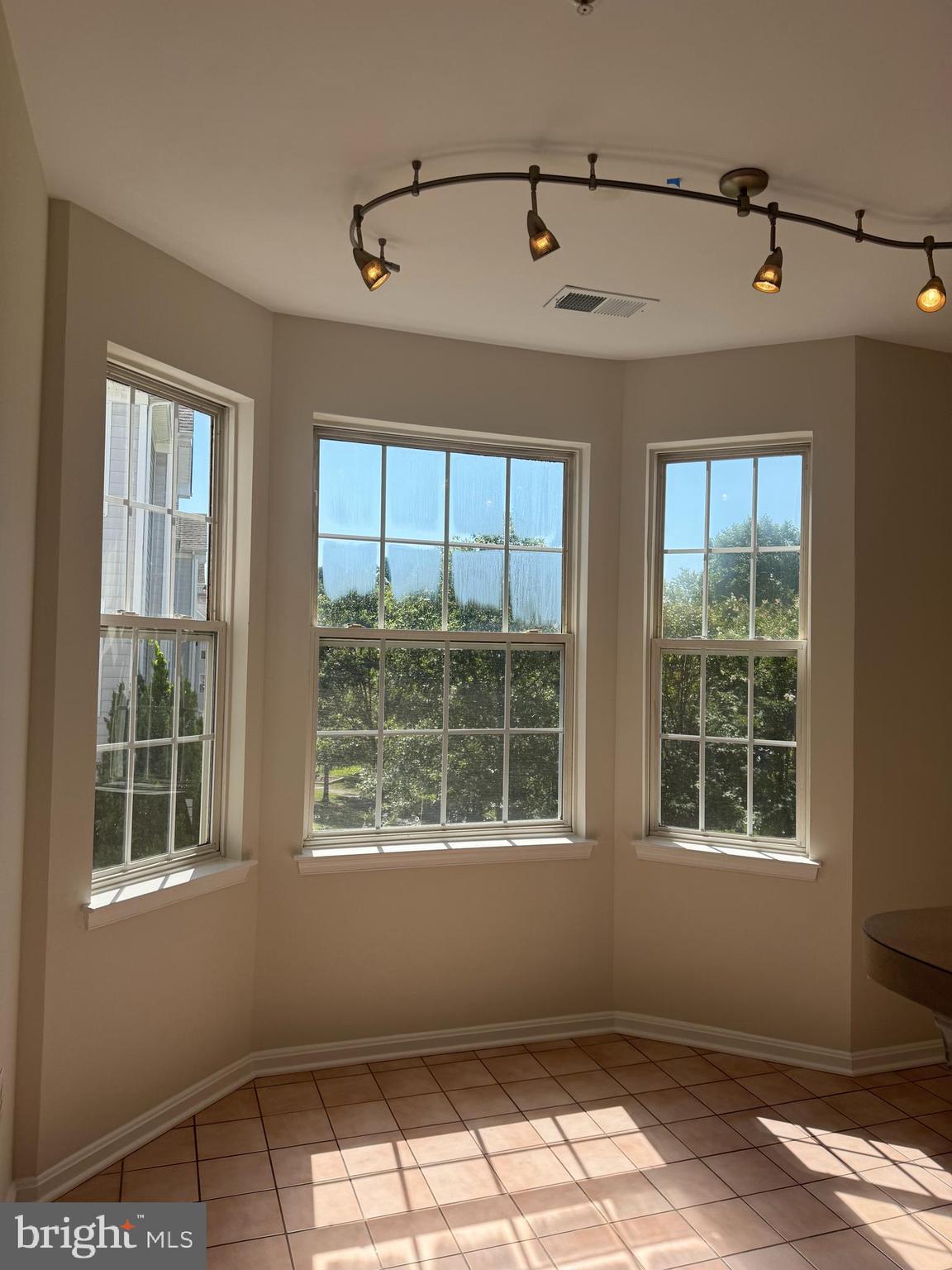 SCOTT'S CROSSING CONDO - Residential Lease