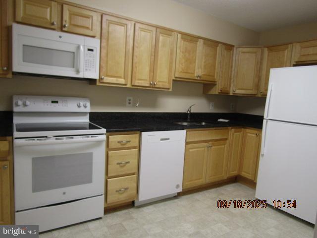 LEISURE WORLD - Residential Lease