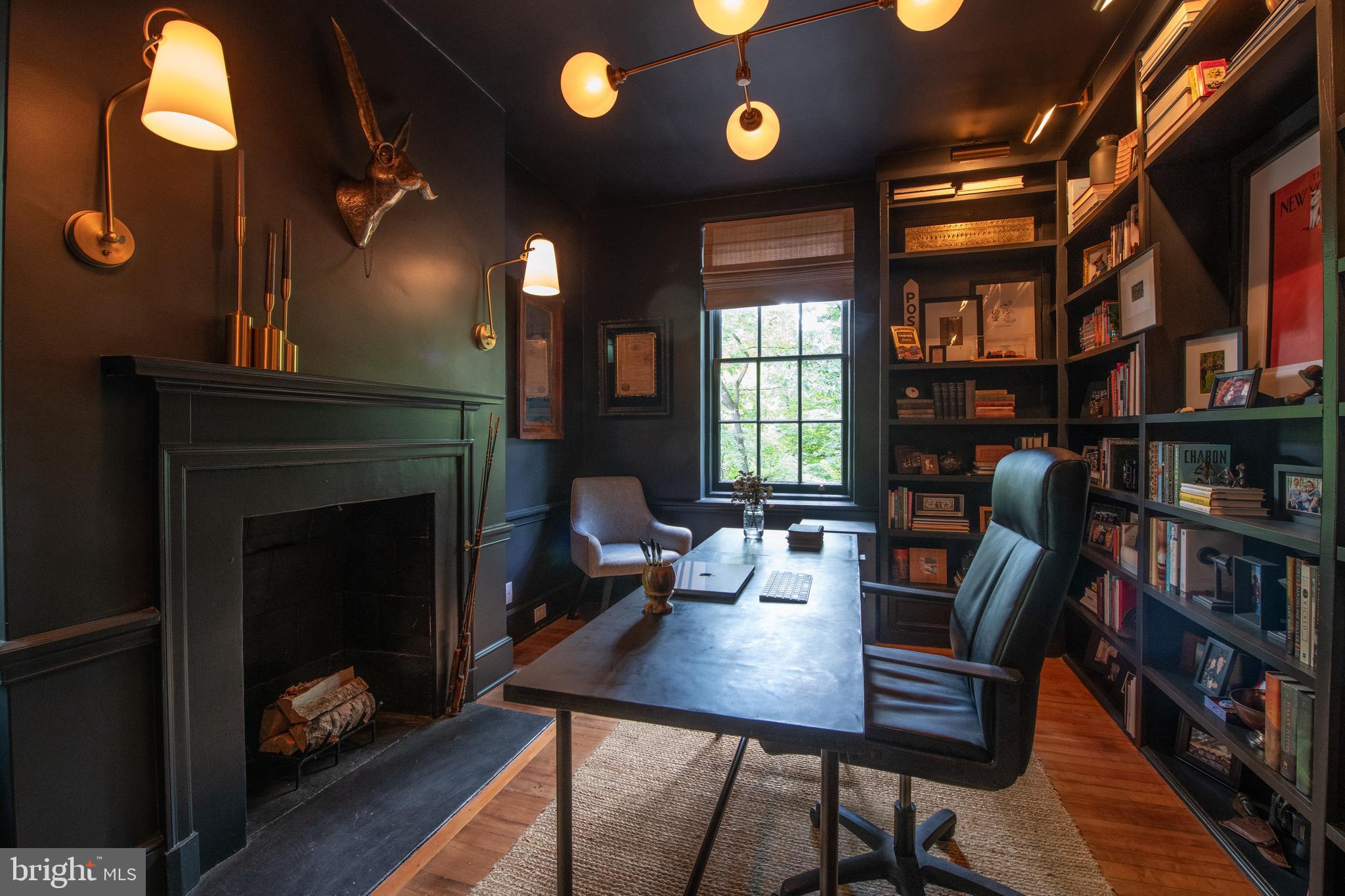 CHESTNUT HILL - Residential