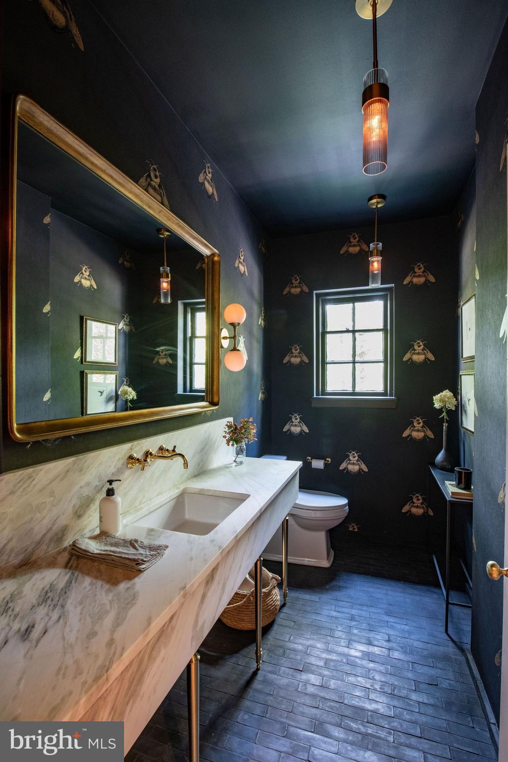 CHESTNUT HILL - Residential