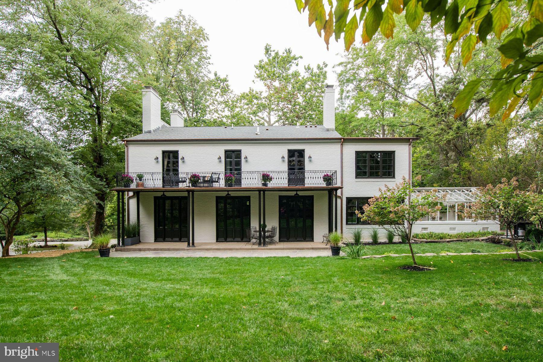 CHESTNUT HILL - Residential