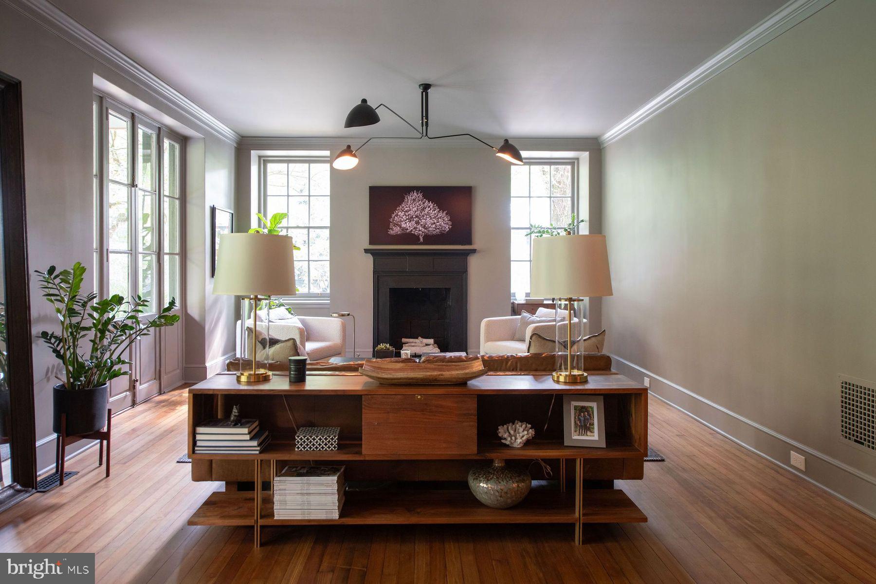 CHESTNUT HILL - Residential