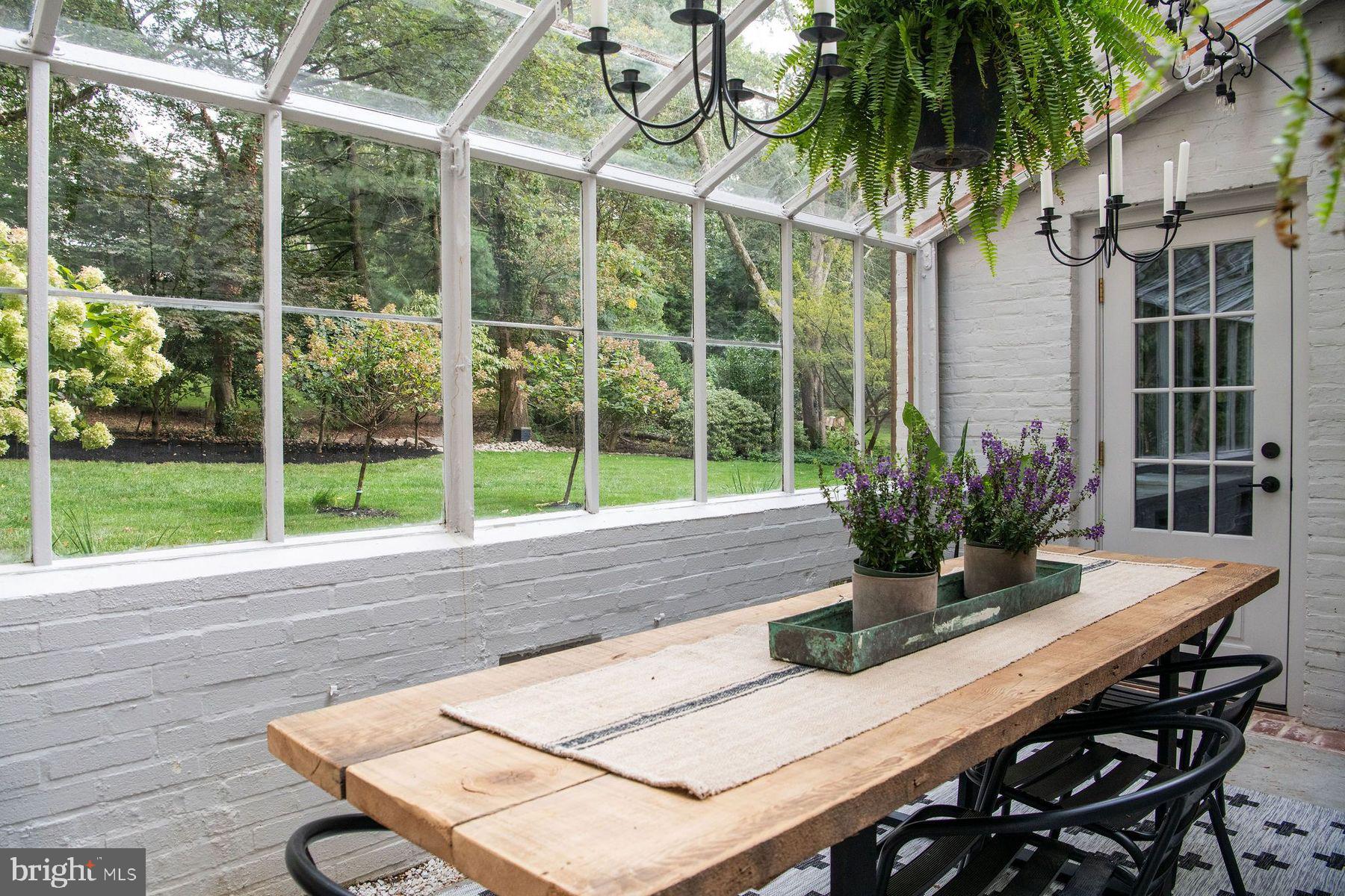 CHESTNUT HILL - Residential