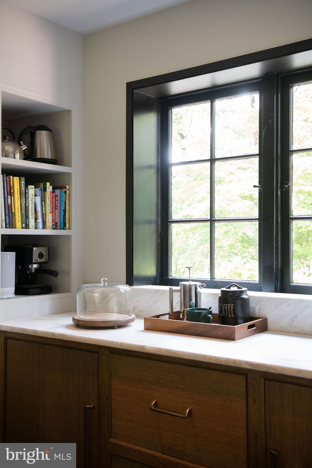 CHESTNUT HILL - Residential