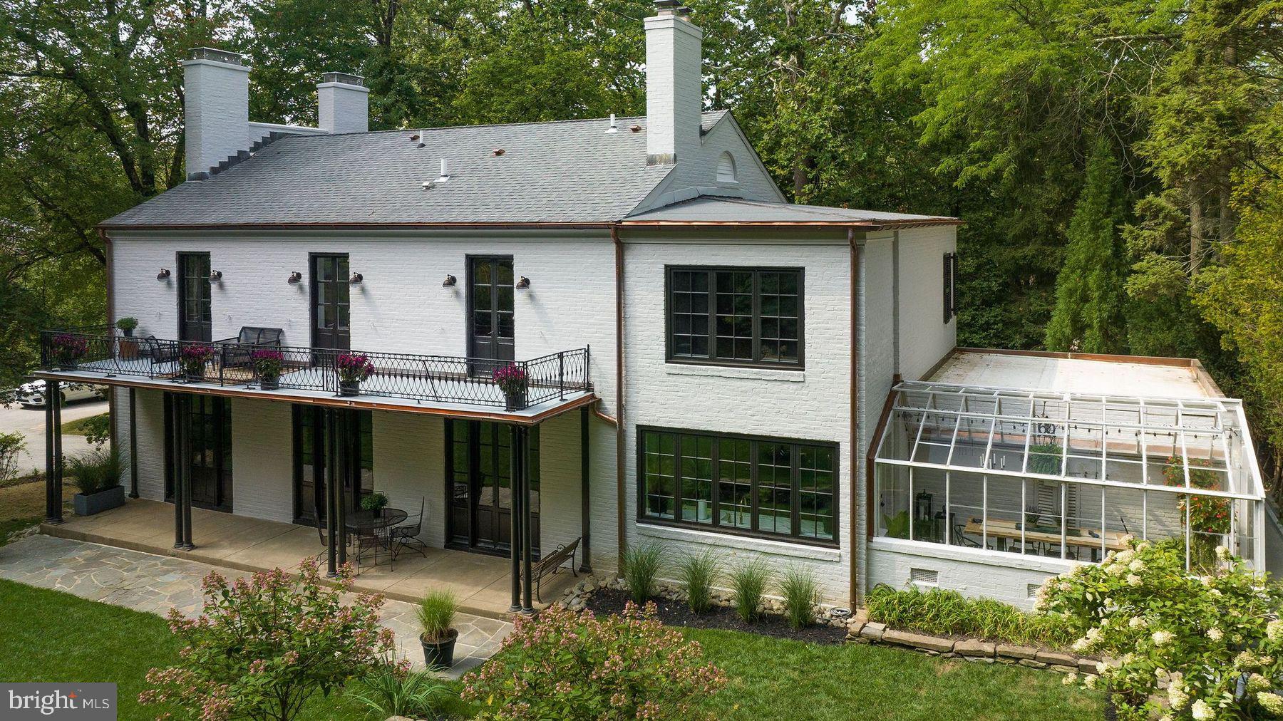 CHESTNUT HILL - Residential