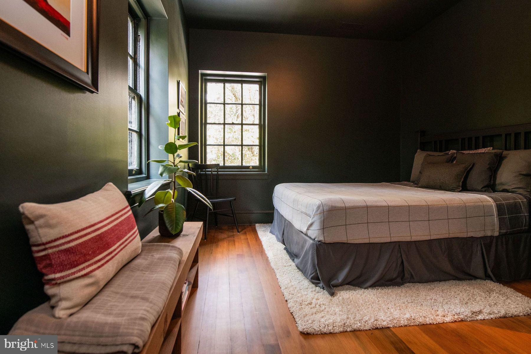 CHESTNUT HILL - Residential