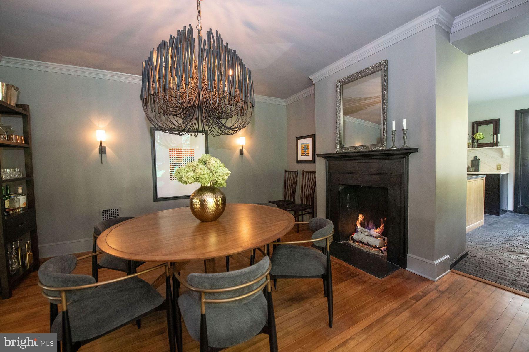 CHESTNUT HILL - Residential