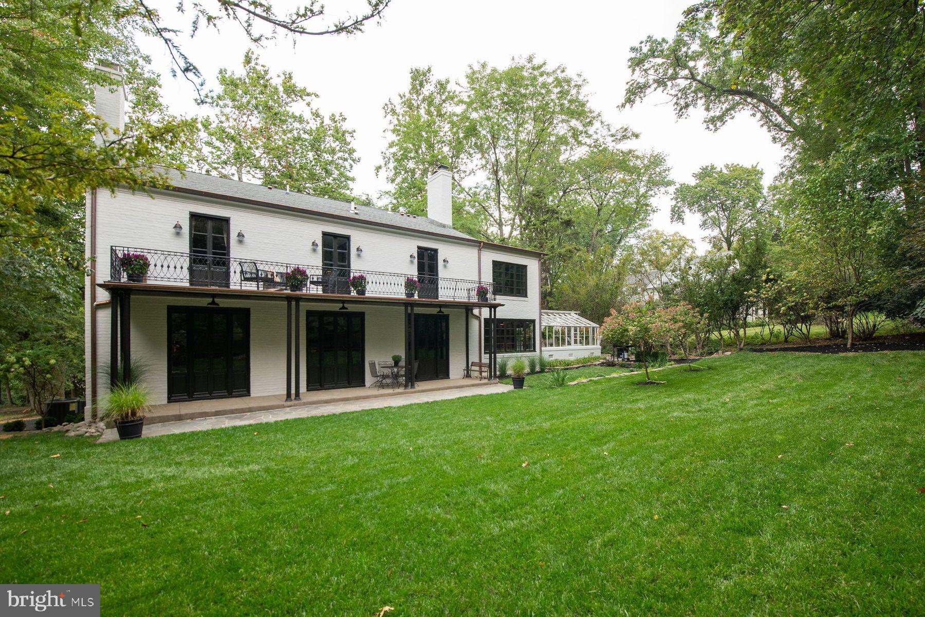 CHESTNUT HILL - Residential