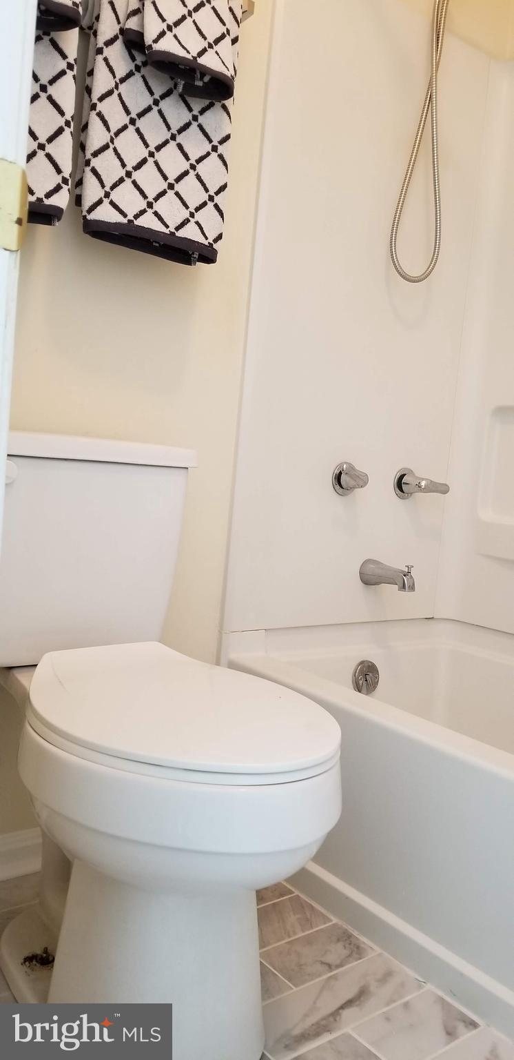 ST CHARLES HAMPSHIRE - Residential