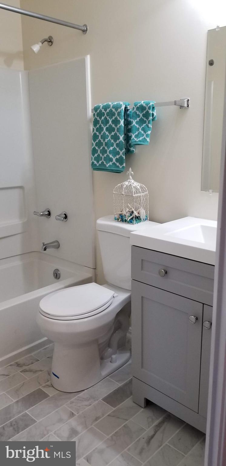 ST CHARLES HAMPSHIRE - Residential