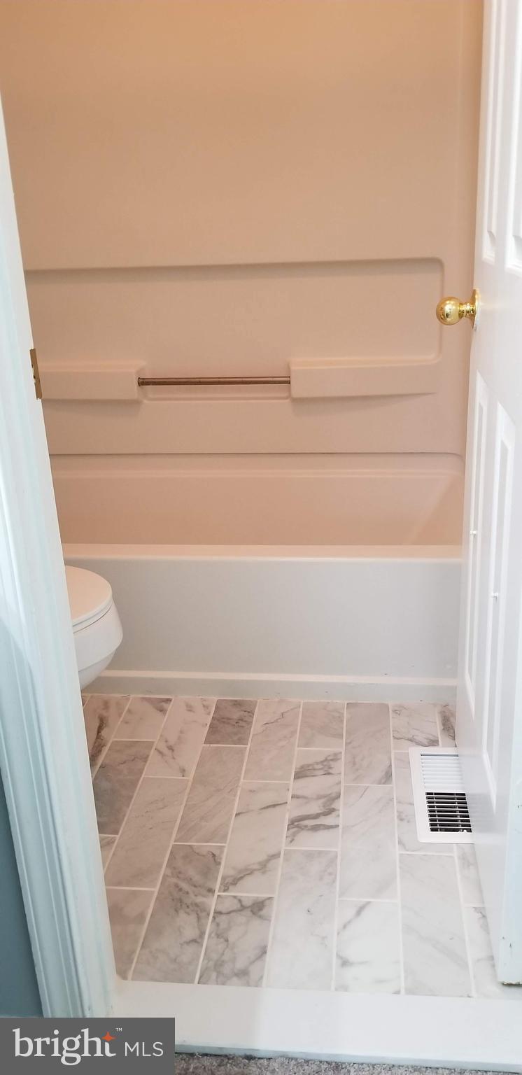 ST CHARLES HAMPSHIRE - Residential