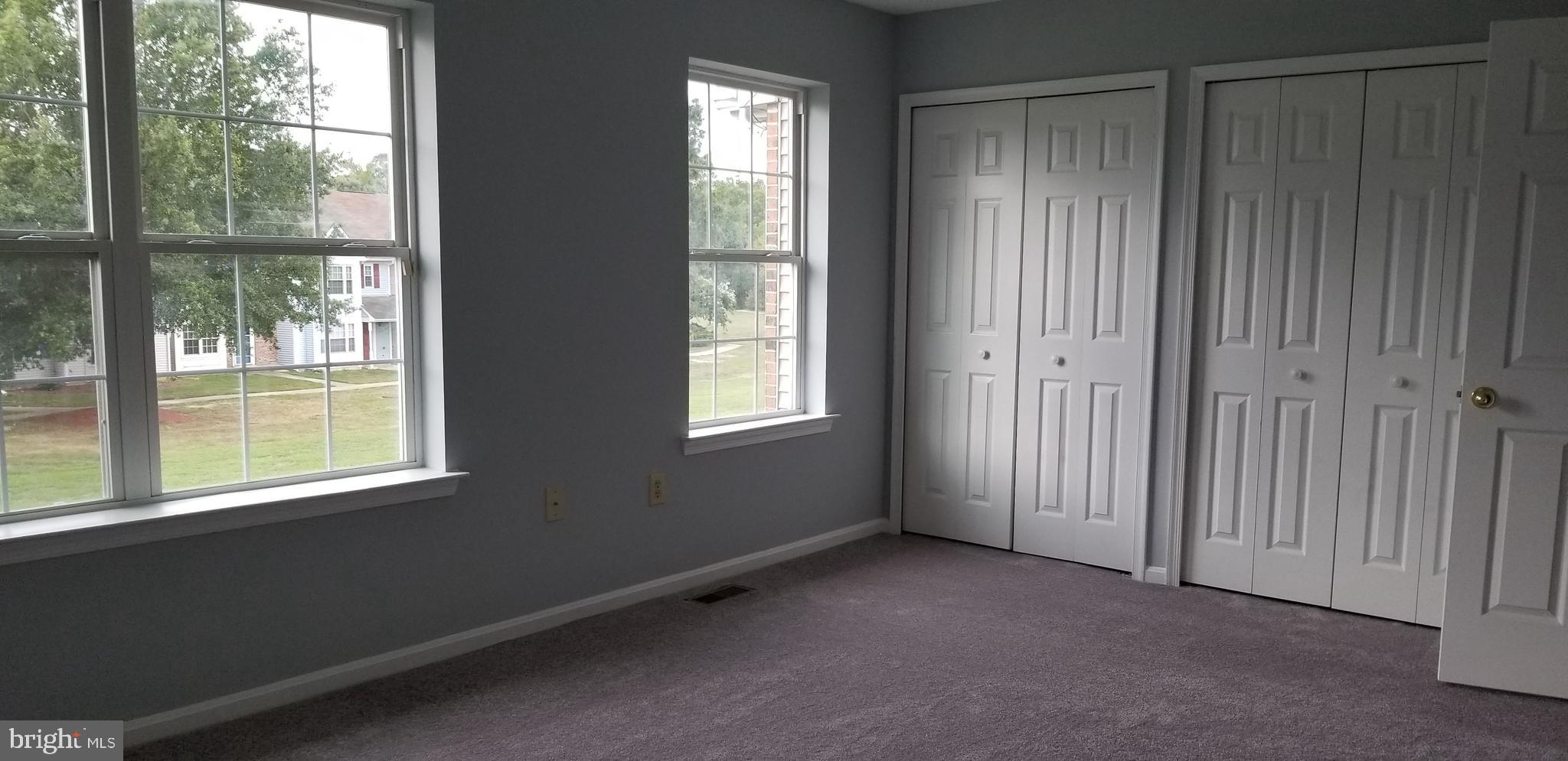 ST CHARLES HAMPSHIRE - Residential