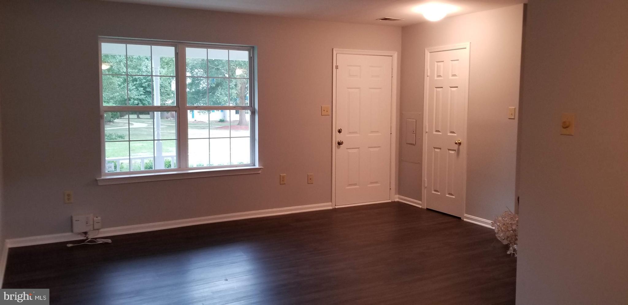 ST CHARLES HAMPSHIRE - Residential