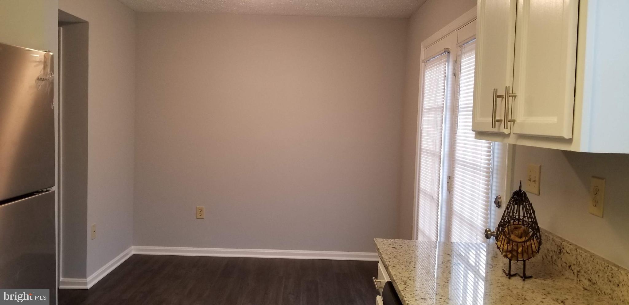 ST CHARLES HAMPSHIRE - Residential