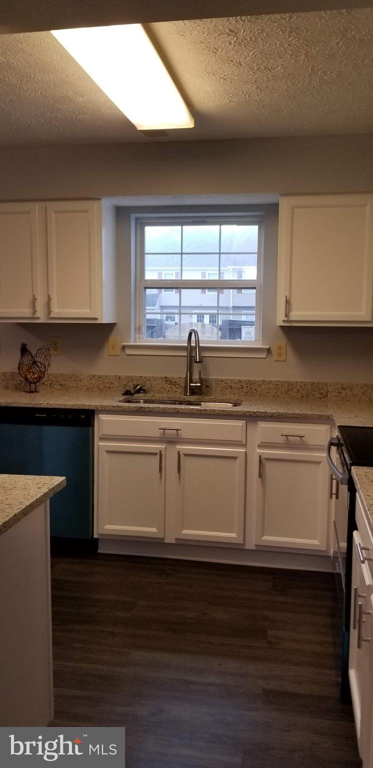 ST CHARLES HAMPSHIRE - Residential