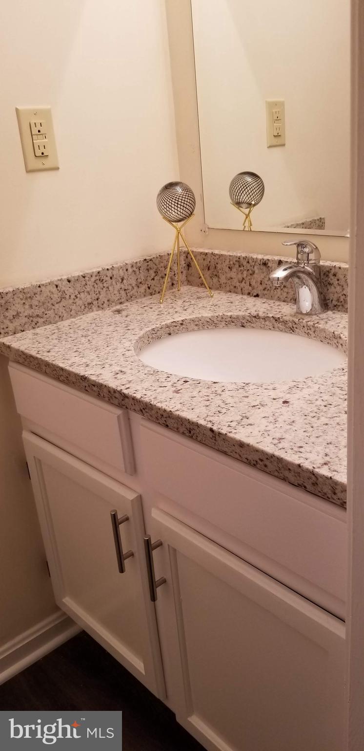 ST CHARLES HAMPSHIRE - Residential