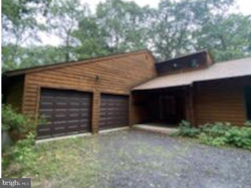 3br, 2.5 bath rental home in River Ridge.  2 car garage, hot tub, woodstove, cedar siding, new roof, large deck, hardwood floors.  Federal Fair Housing laws apply.