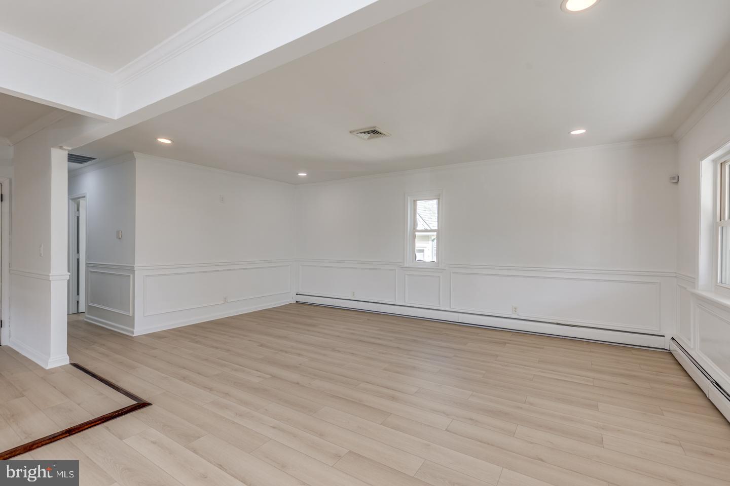 313 E WASHINGTON AVENUE