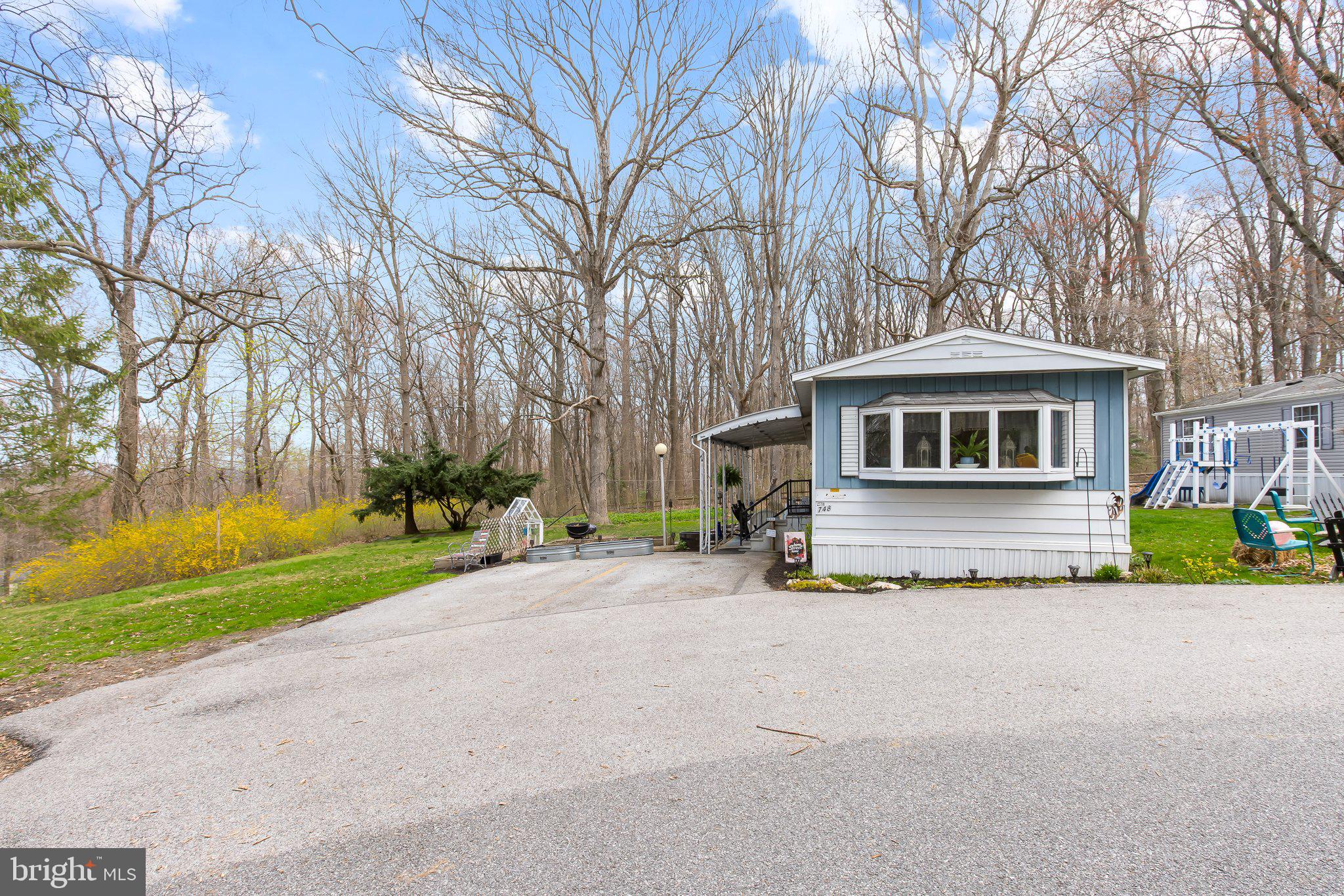 748 AZALEA LANE