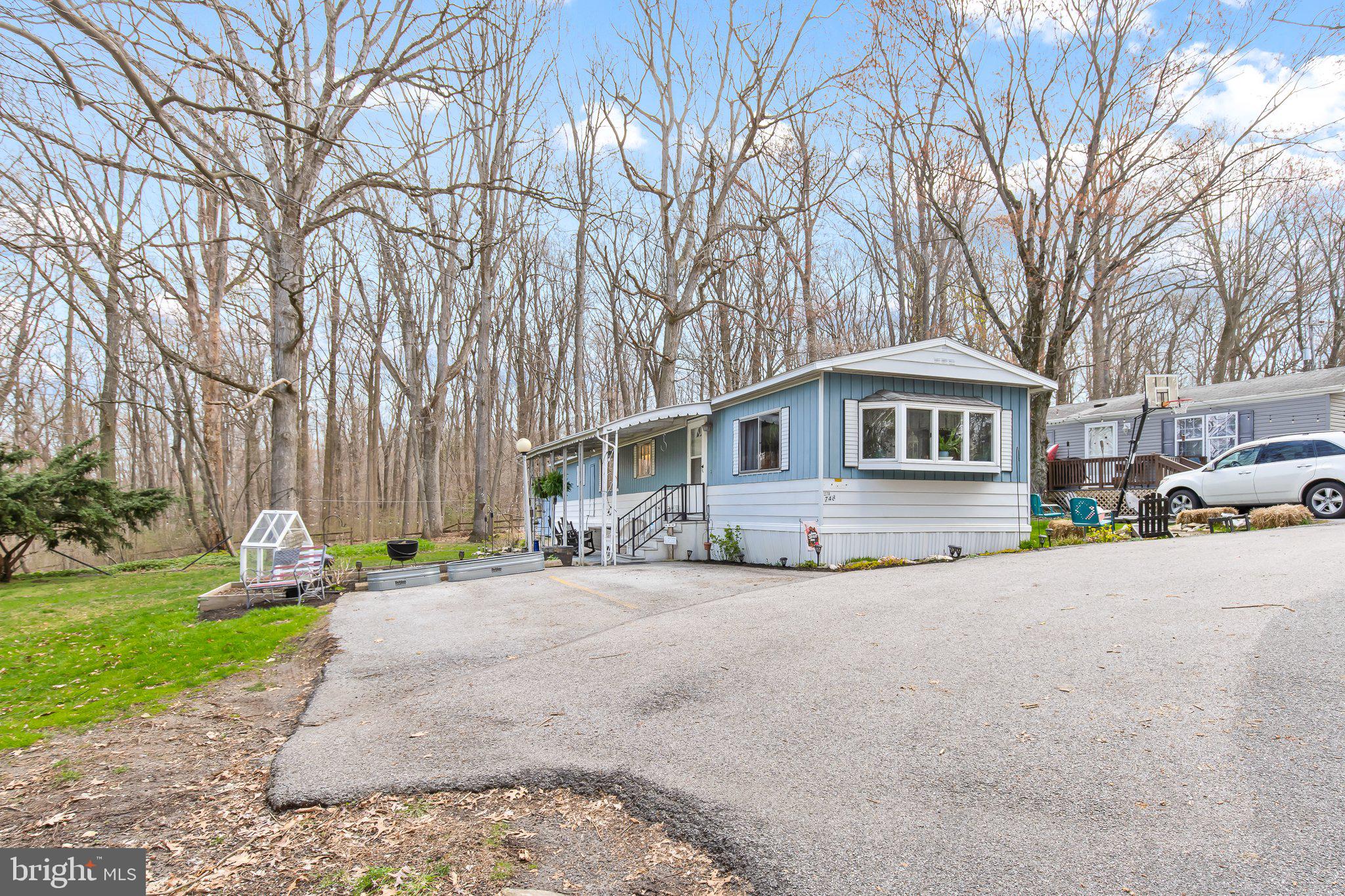 748 AZALEA LANE