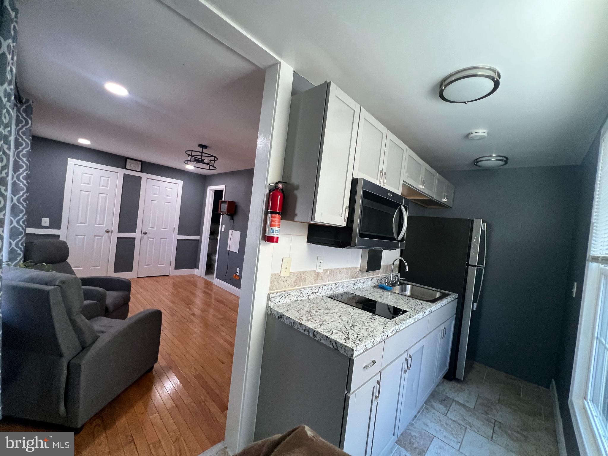 CONNECTICUT AVENUE ESTATES - Residential Income