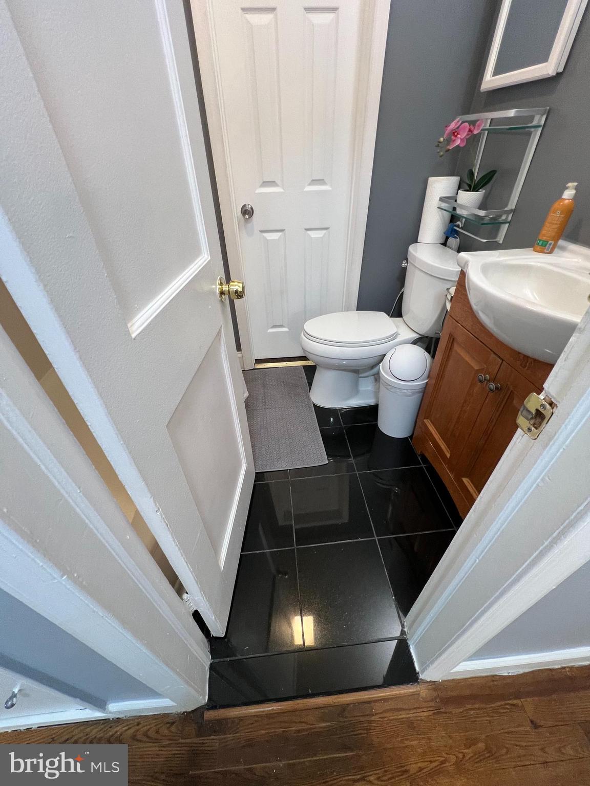 CONNECTICUT AVENUE ESTATES - Residential Income