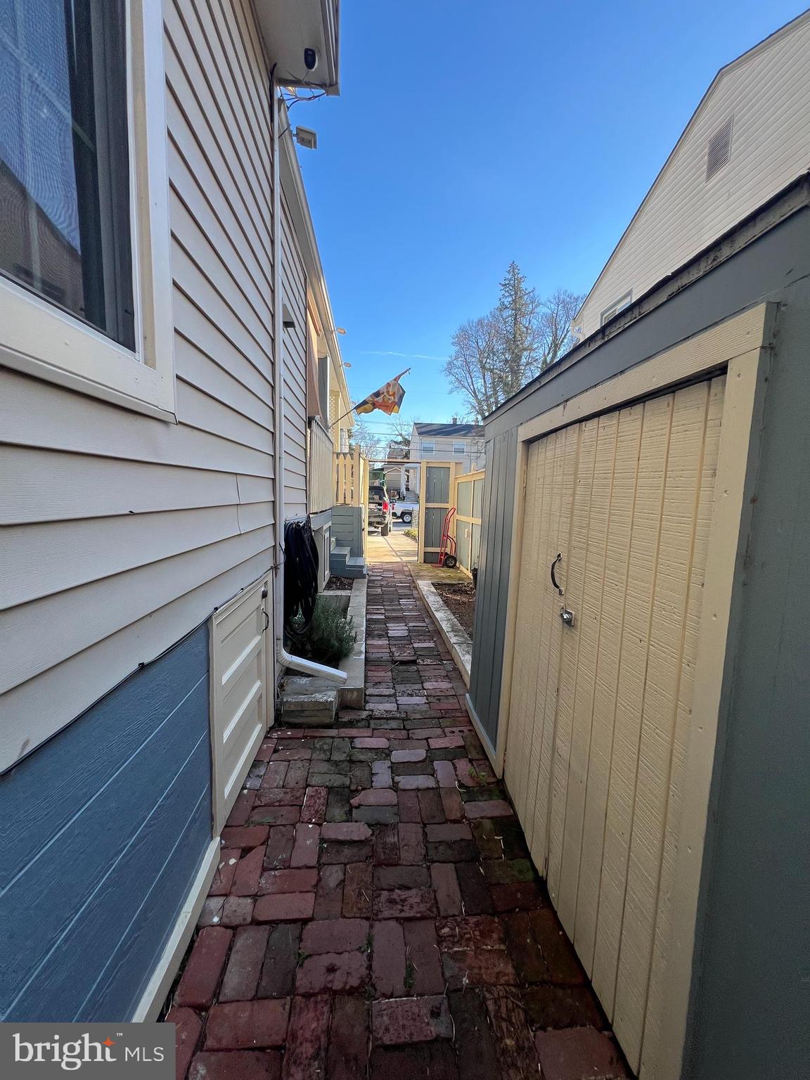 CONNECTICUT AVENUE ESTATES - Residential Income
