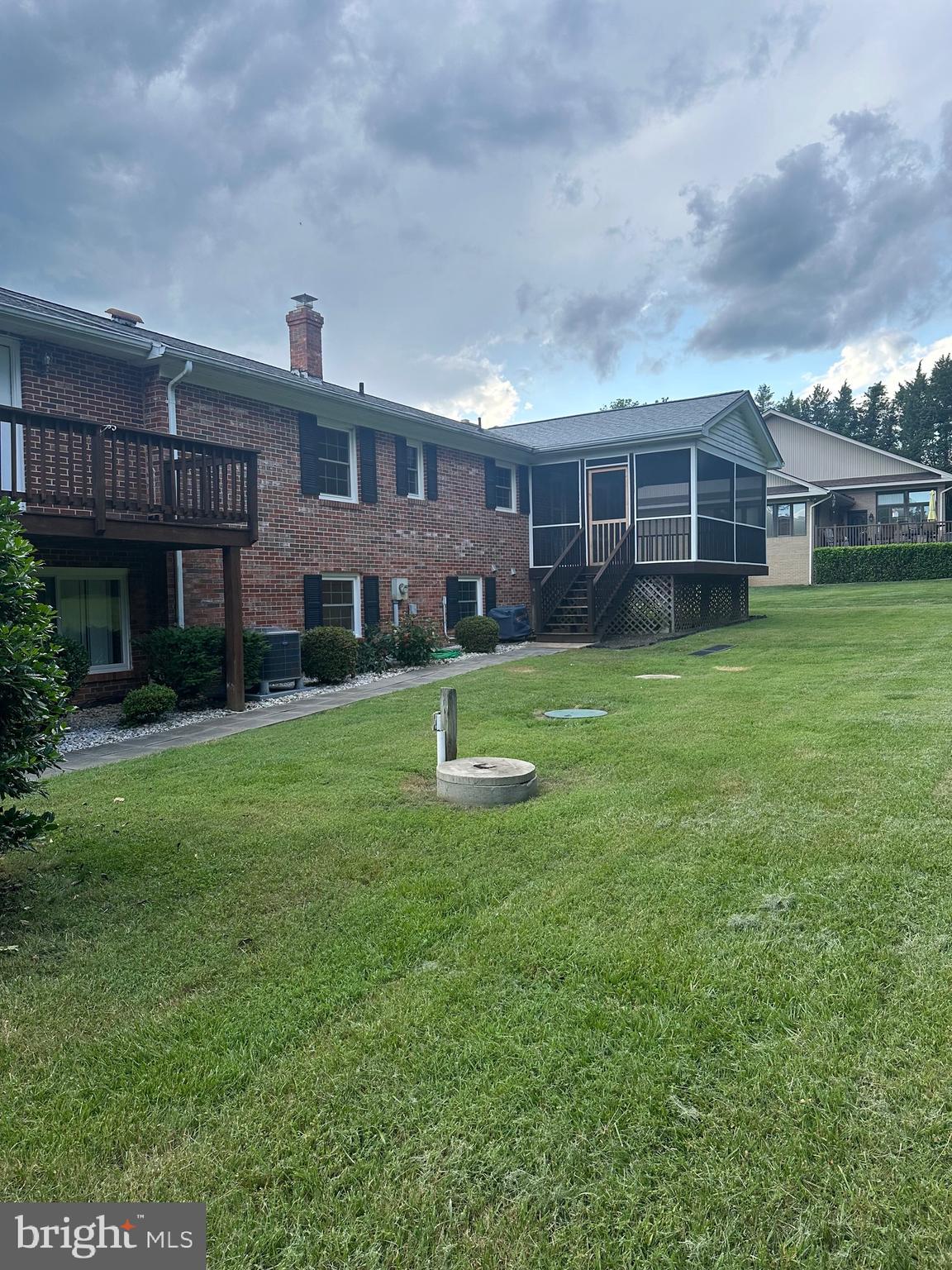 BRETON BAY ESTATES - Residential Lease