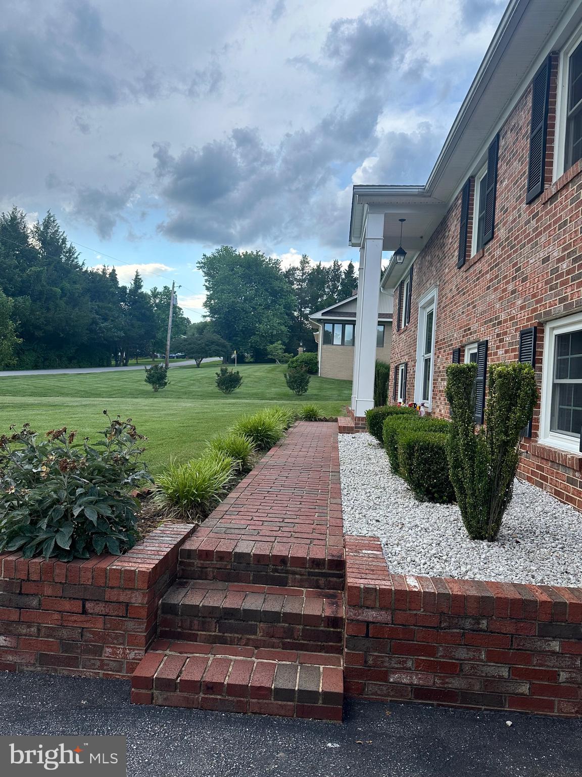 BRETON BAY ESTATES - Residential Lease