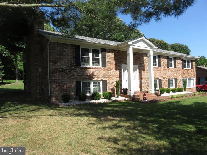 BRETON BAY ESTATES - Residential Lease