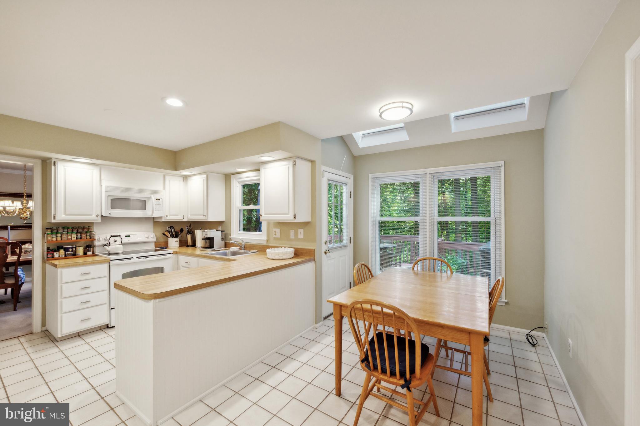 HERSHEYS MILL ESTS - Residential