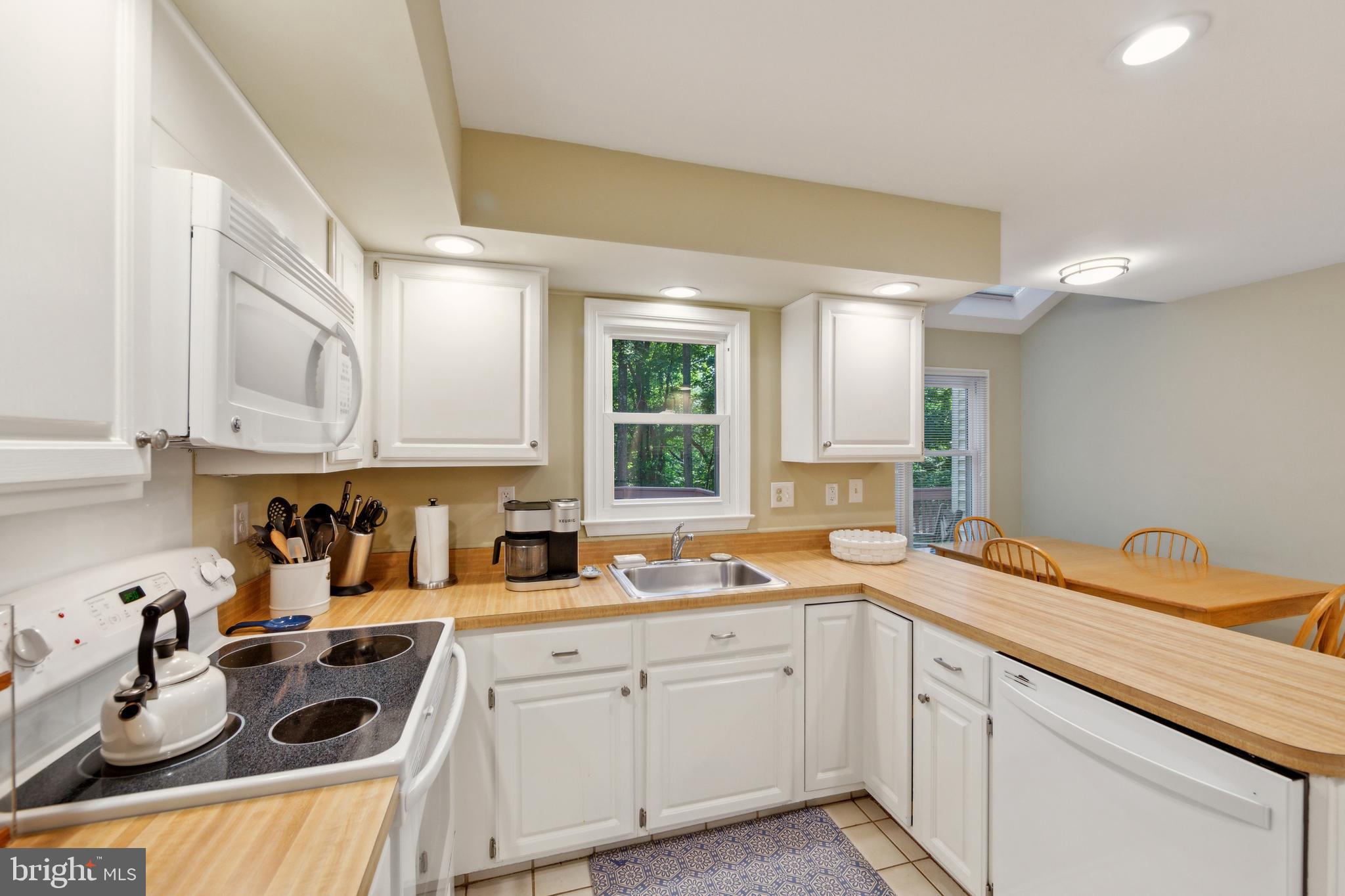 HERSHEYS MILL ESTS - Residential