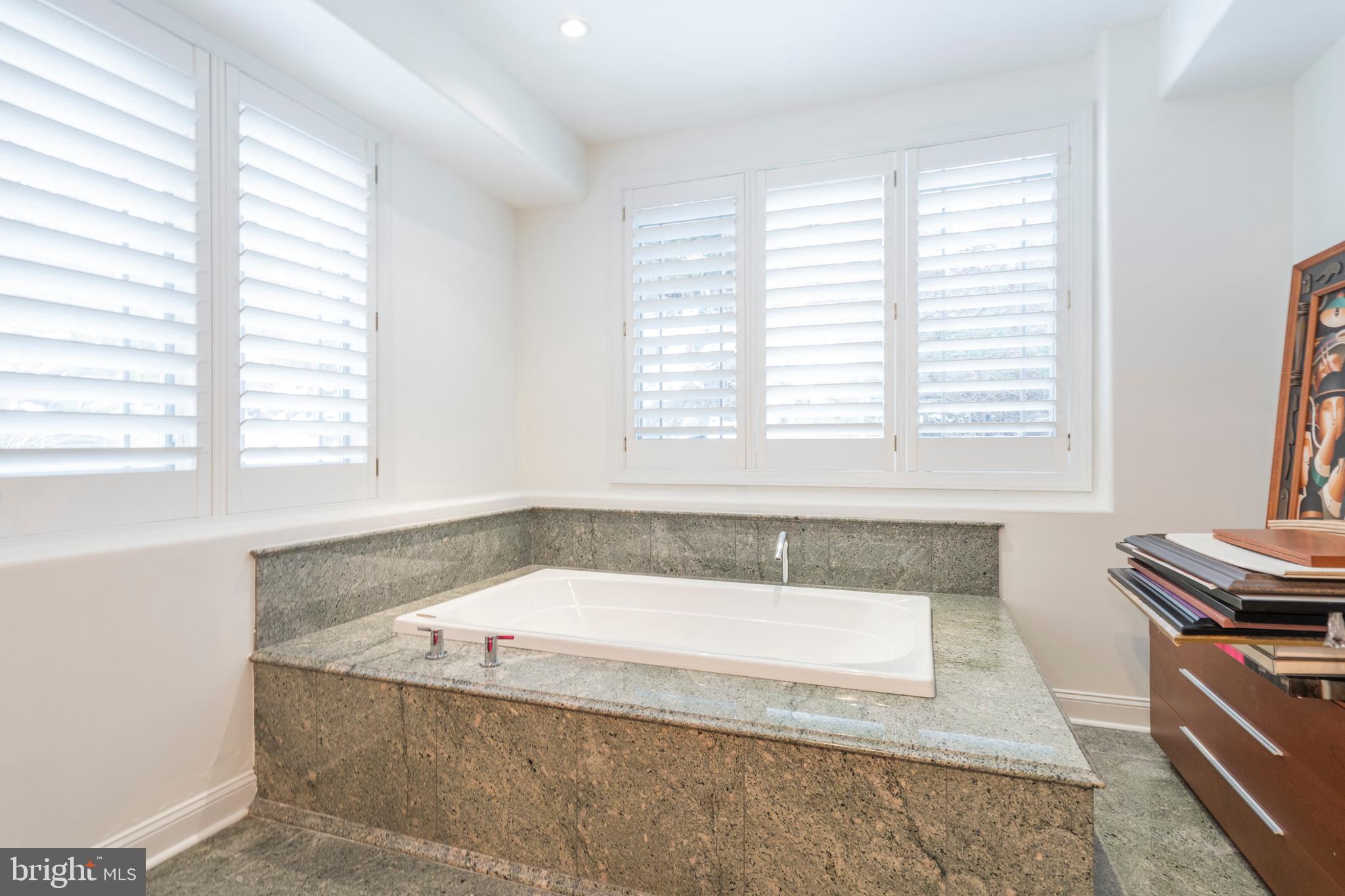 NORTHWOODS - Residential