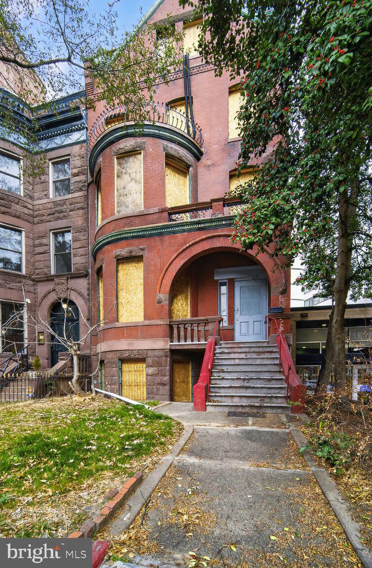 1113 MASSACHUSETTS AVENUE NW