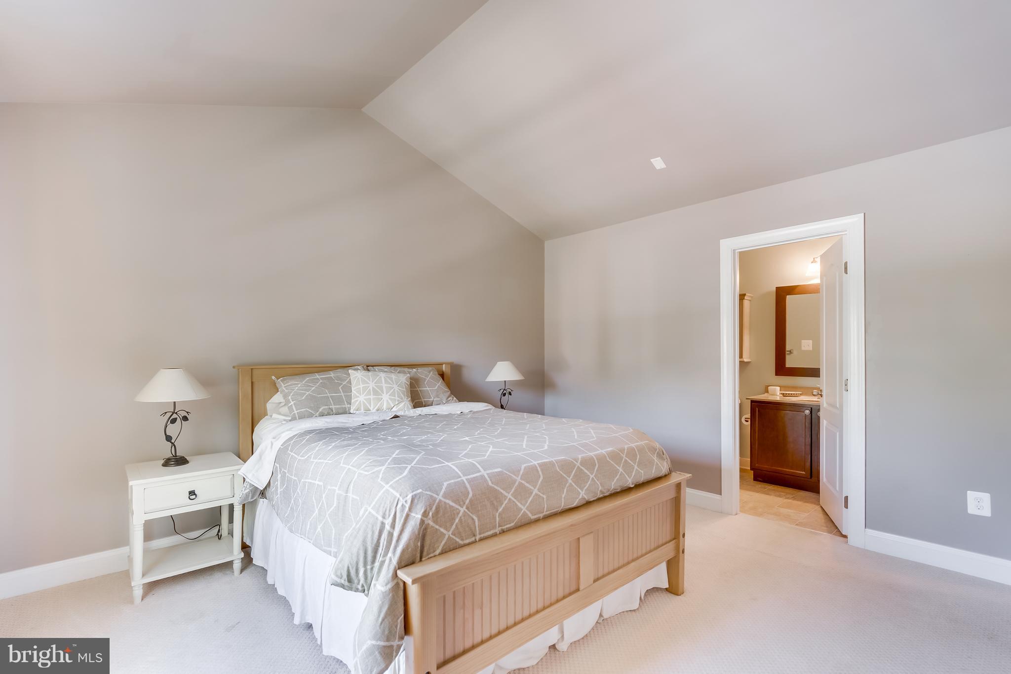 LAUREL - Residential