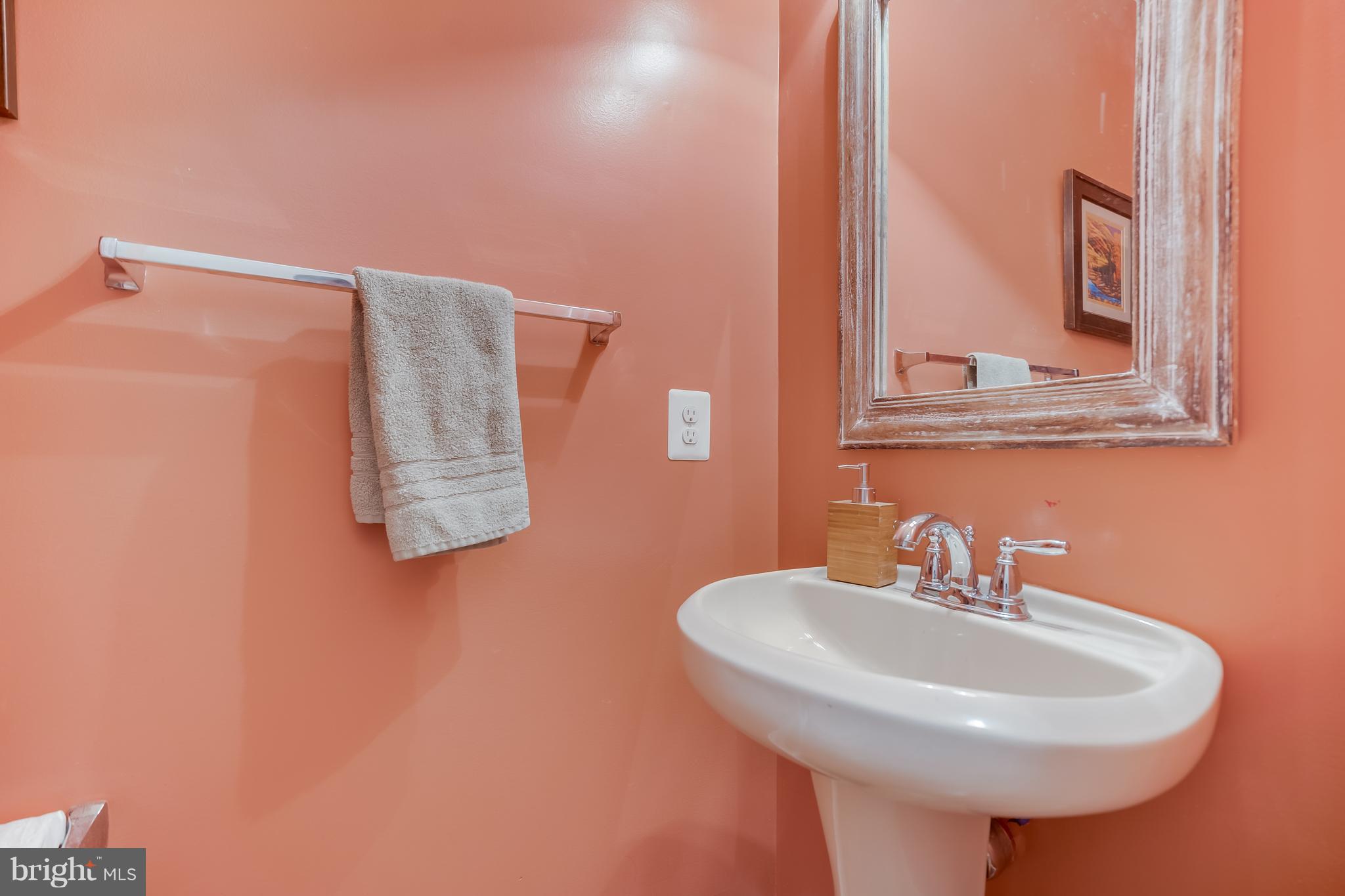 LAUREL - Residential